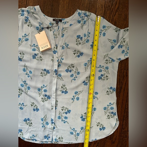 NYDJ Floral Blouse - Picture 15 of 16